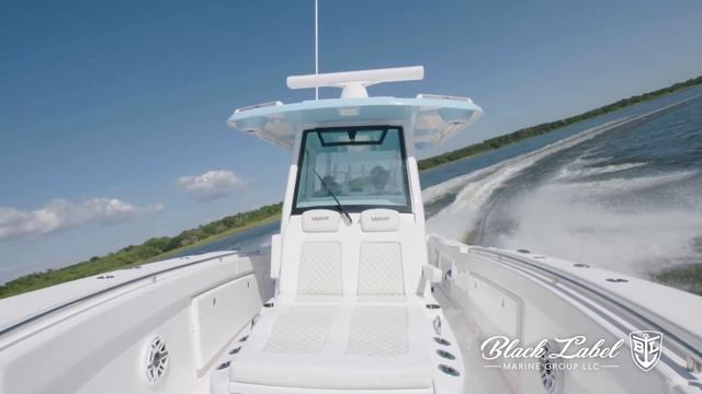 Caymas 341 CC - Full Walk Through in 60 Seconds - You Gotta See This 34' Off Shore Beassst! смотреть онлайн