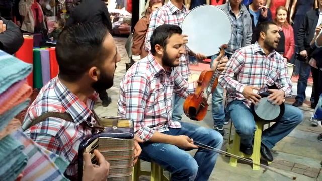MUSICIANS Kemeralti Market Izmir Turkey 2013 - Lou Wilson смотреть онлайн