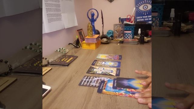 AQUARIUS-SOMEBODY'S LIVIN FOOOOUL😆 смотреть онлайн