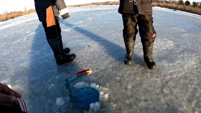 ПАЦАНЫ МЕНЯ УДЕЛАЛИ!! ПЕРВЫЙ ЛЁД 2023 НАБИРАЕТ ОБОРОТЫ! НАШЁЛ НОВЫЙ ШИКАРНЫЙ ВОДОЁМ СО ЗЛЫМИ ЩУКАМИ! смотреть онлайн