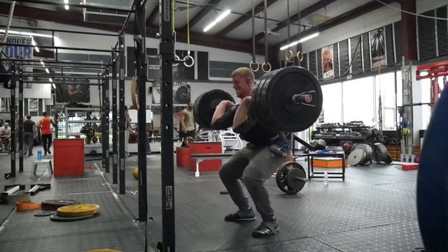 315 lbs / 143 kgs Front Squat 3 reps смотреть онлайн