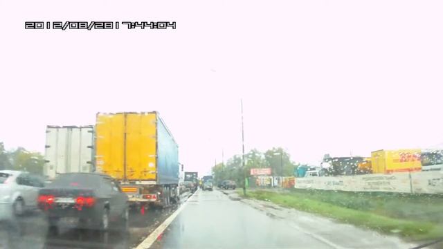 Мотоциклист улетел в яму 020 смотреть онлайн