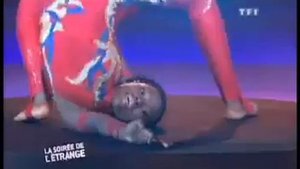 Супер гибкая девушка!