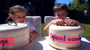 Мисс Кейти и Мистер Макс! Челендж большой мармелад VS маленького мармелада!🍬