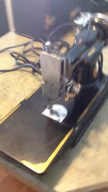 1938 Singer Featherweight смотреть онлайн