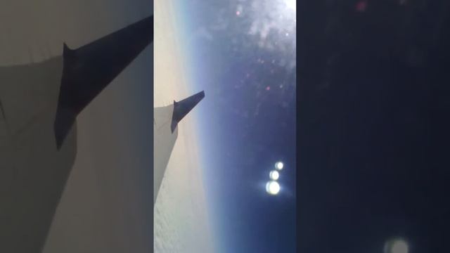 Летим с вахты. НЛО сопровождает самолет. смотреть онлайн