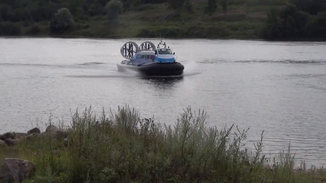 СВП "Нептун 23" выходит на берег смотреть онлайн