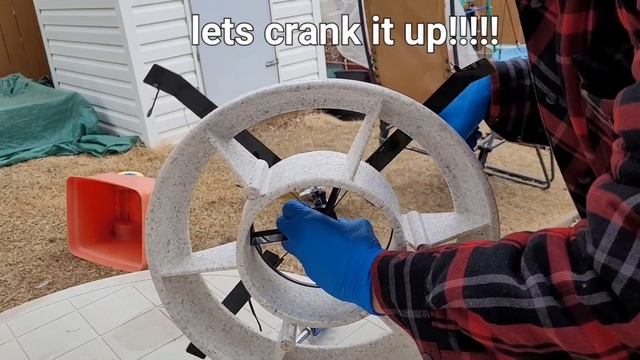 Cox 0.049 UFO Flight (Flying Saucer) смотреть онлайн