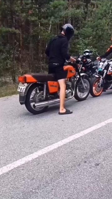 Иж Юпитер 5 Бернаут #ижюпитер #ижпланета #советскиемотоциклы #мотоцикл #мопед #урал #днепр #минск смотреть онлайн