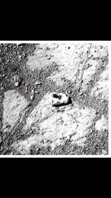 Mars Rock looks alive in BW смотреть онлайн