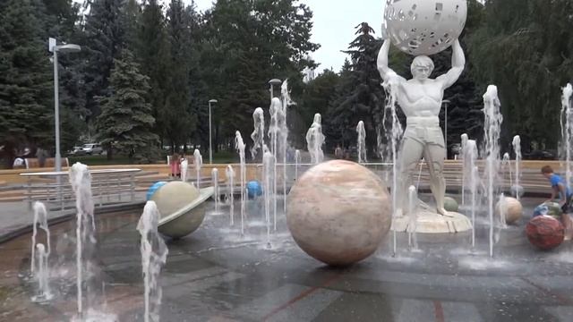 Фонтан "Солнечная система" 2017.08.07 смотреть онлайн