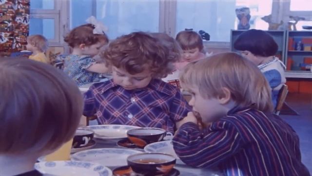 MUPSЫ - Track 48 [Время обедать] (MV) смотреть онлайн