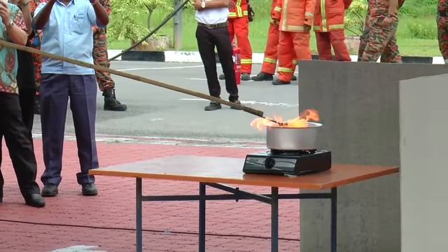MERCURY MSJ-500 FIRE AEROSOL EXTINGUISHER DEMO смотреть онлайн