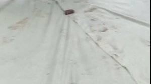 Заезд на участок и площадка под машину с щебнем