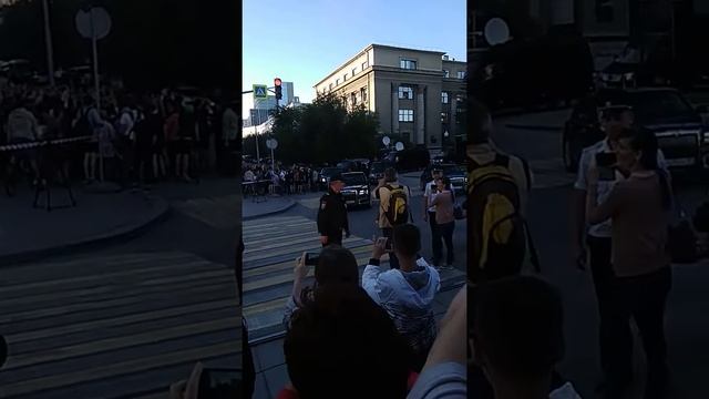 Солнцеликий и луноподобный в Екатеринбурге 09.07.19 смотреть онлайн