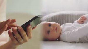 Мама установила камеру, чтобы узнать откуда у ребенка царапины на лице.