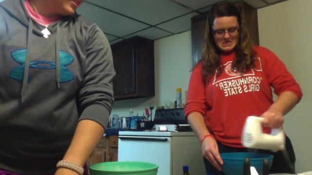 How To: Bake Chocolate Chip Cookies смотреть онлайн