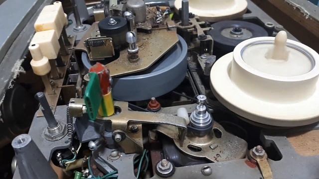 ремонт магнитофона комета мг-201..переключение скоростей смотреть онлайн