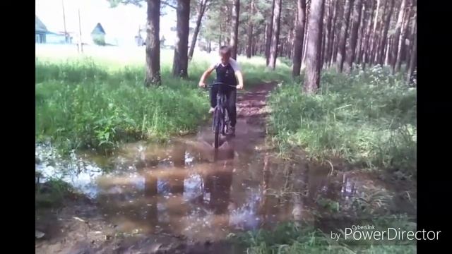 Большая лужа 2х2 катаемся на велосипедах смотреть онлайн