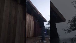 крашу сарай с помощью краскопульта