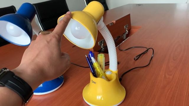 ĐÈN BÀN COMET CT413 đã bao gồm bóng Led COMET 5W - ánh sáng TRẮNG