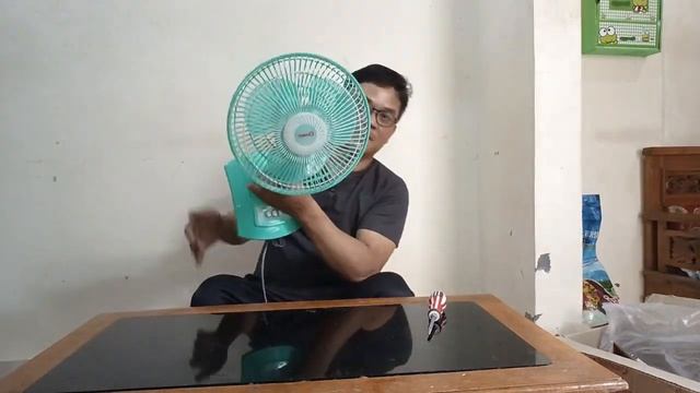 Kivas Angin Cosmos twino 9inc bisa di meja dan dinding