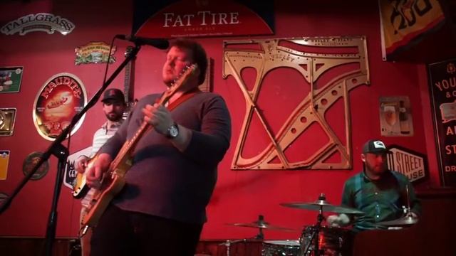 Marcy Holmes Band - Thousand Shades of Blue (Live at Acadia Cafe 3/25/17) смотреть онлайн