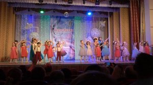 Валентина Сунагатулина, Марина Абзаева, группа Малыши и группа Непоседы - Зажигаем звезды