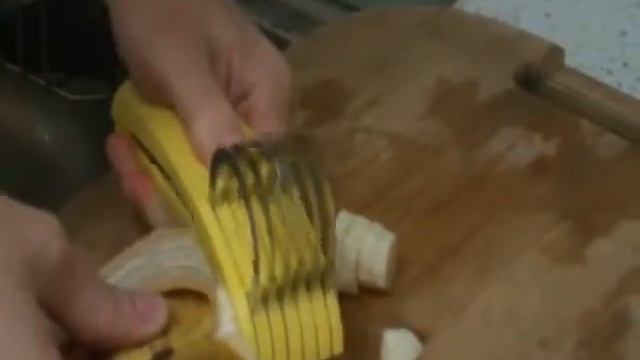 Chef'n Bananza Banana Slicer by PoshDeals смотреть онлайн