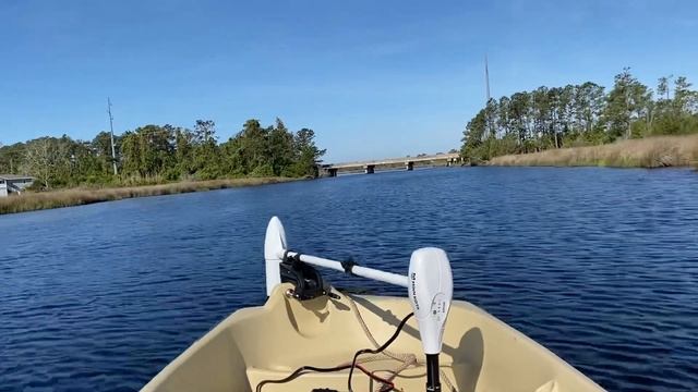 12’ SunDolphin with 5hp Mercury 2 stroke смотреть онлайн