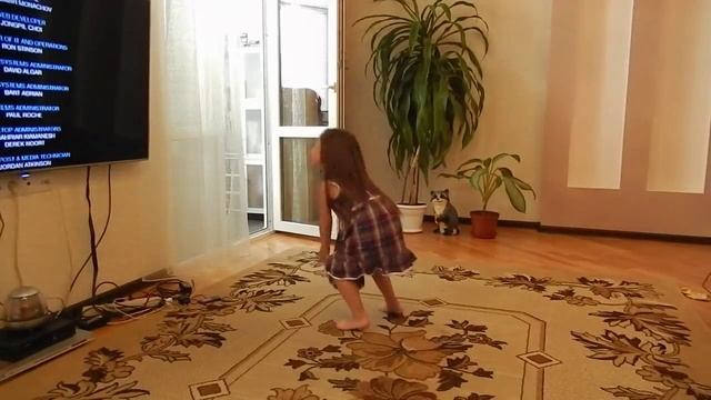 Танцы до упада. Приколы с детьми смотреть онлайн