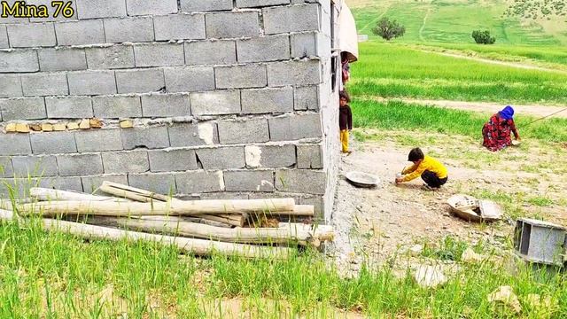 The daughters farewell to her mother accompanied by the sadness of the family