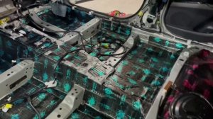 Эффективные шумо вибро изоляционные материалы для автомобилей SGM использовали в салоне Toyota Camry