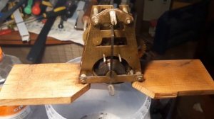 Часы настенные 2 ой часовой завод 1950 год