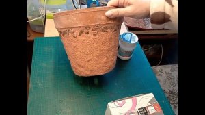 старенький  цветочный горшок, декорируем в технике декупаж.