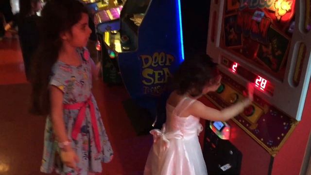 Megafun eylence merkezinde смотреть онлайн