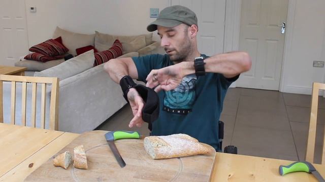 Disability Bread Knife | The Active Hands Company смотреть онлайн