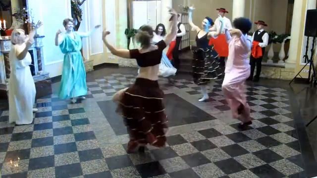 Флэшмоб. Танцующие Арагонскую хоту. & Ах этот бал , ах этот карнавал ... смотреть онлайн