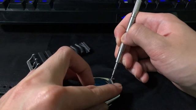 Changing Seiko SKX007 Strap to Black PVD NATO смотреть онлайн