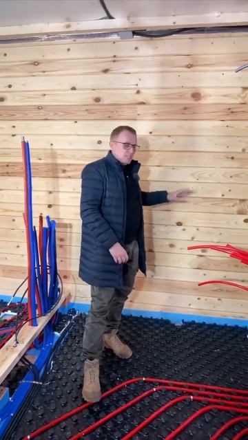 Самые дорогие помещения в доме — котельная и санузел. #домаизбруса #домизбревна #домиздерева