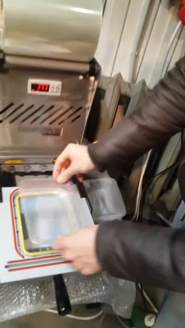 Ручной запайщик лотков Yang Poseidon Jolly Mini (Италия) смотреть онлайн