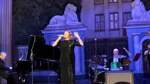 Ирина Крутова «А снег идет» Андрей Эшпай, Евгений Евтушенко, из фильма «Карьера Димы Горина»