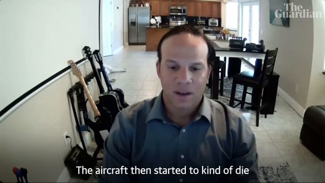 Video shows pilot landing stricken small plane on highway смотреть онлайн