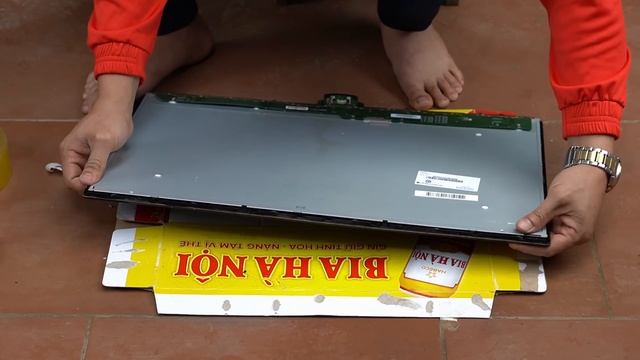 I Turn The Screen Into A Large Capacity Solar Battery смотреть онлайн