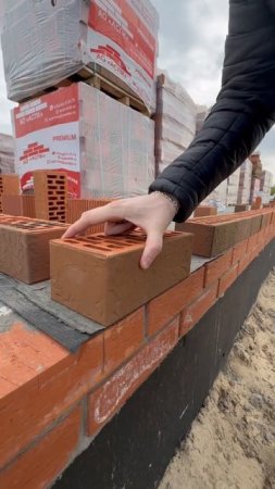 Чтобы жизнь была полной чашей в новом доме .Положили монетки на счастье и благополучие ❤️ #стройка