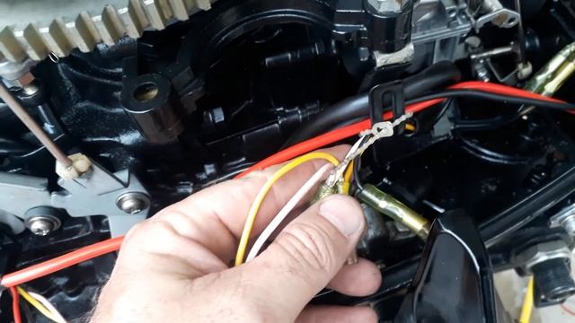 motor Mercury 25/30hp carregando 100% bateria com retificador regulando de moto. смотреть онлайн