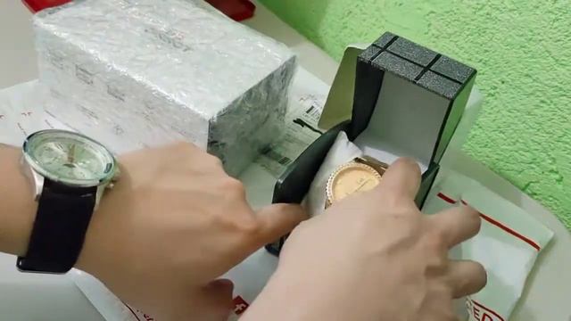 Tissot V8 swissmatic and Tevise automatic watch unboxing смотреть онлайн