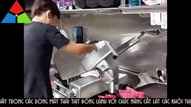 Máy thái thịt đông lạnh tự động SL300-B смотреть онлайн