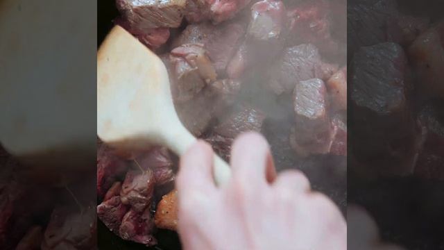 Garlic steak bite salad смотреть онлайн