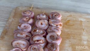 Куриные шашлычки в беконе